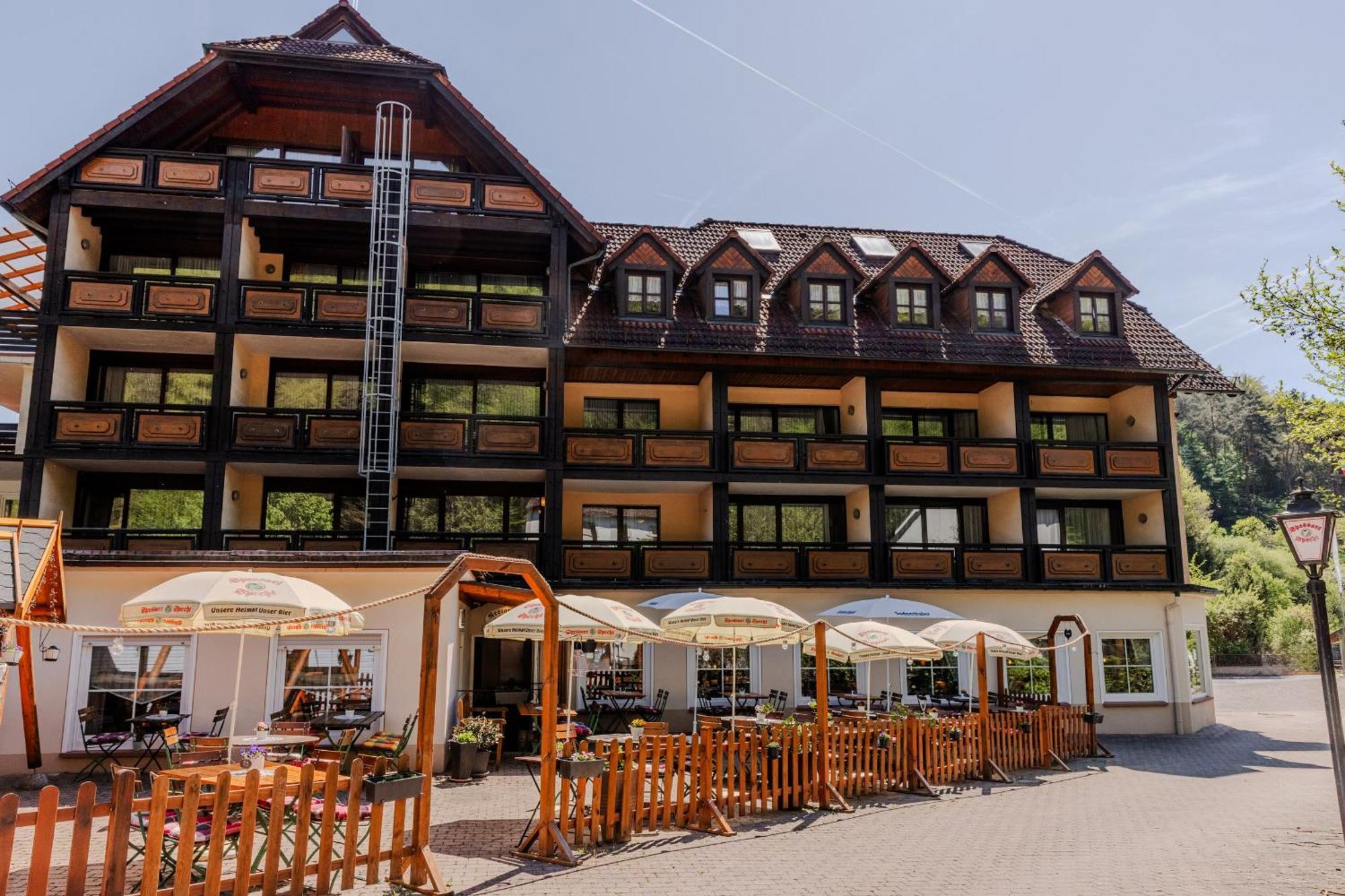 Heimbuchenthal Landgasthof Zur Linde מראה חיצוני תמונה